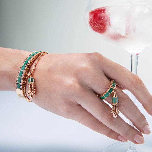 ROBERTO-COIN-ART-DECO-TASSEL-BRACELET-18KT-ROSE-GOLD-WITH-MALACHITE-AND-DIAMONDS_ADV888BR2253_01_WEAR-600×600